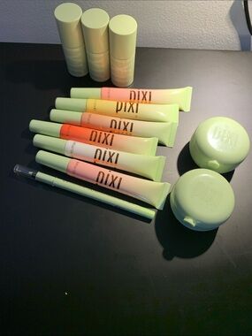 Pixi lot of make up - Liptone, hydra liptreat, lipmask and eye pencil